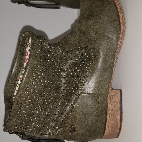 Roxy Valerie Green Ankle Boots Size 6 Gently Worn - Picture 3 of 5